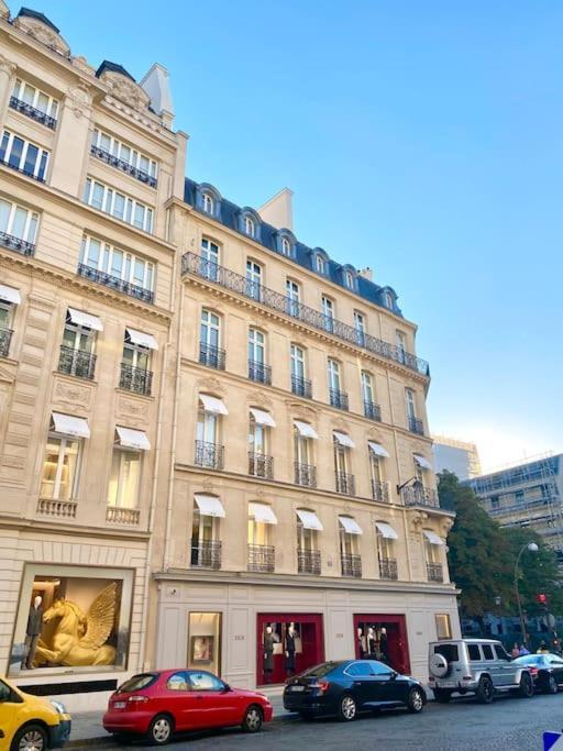 Studio Champs Elysees Apartment *